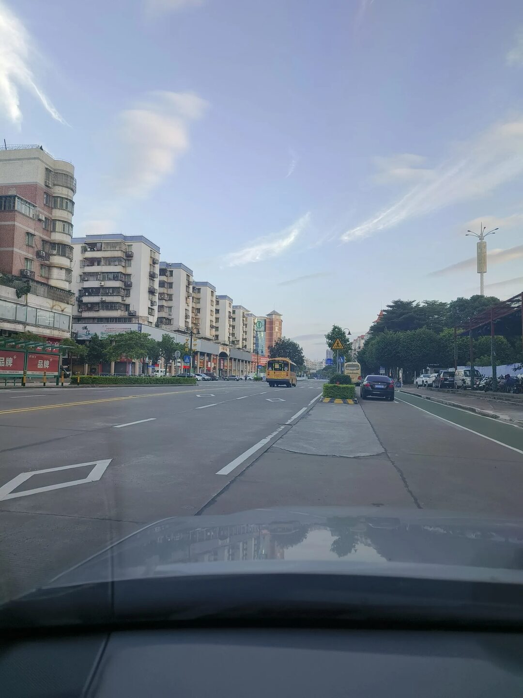 女儿很喜欢坐校车