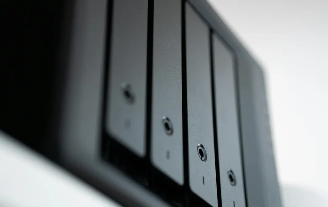 群晖、迷你主机还是捡垃圾，家用NAS怎么选